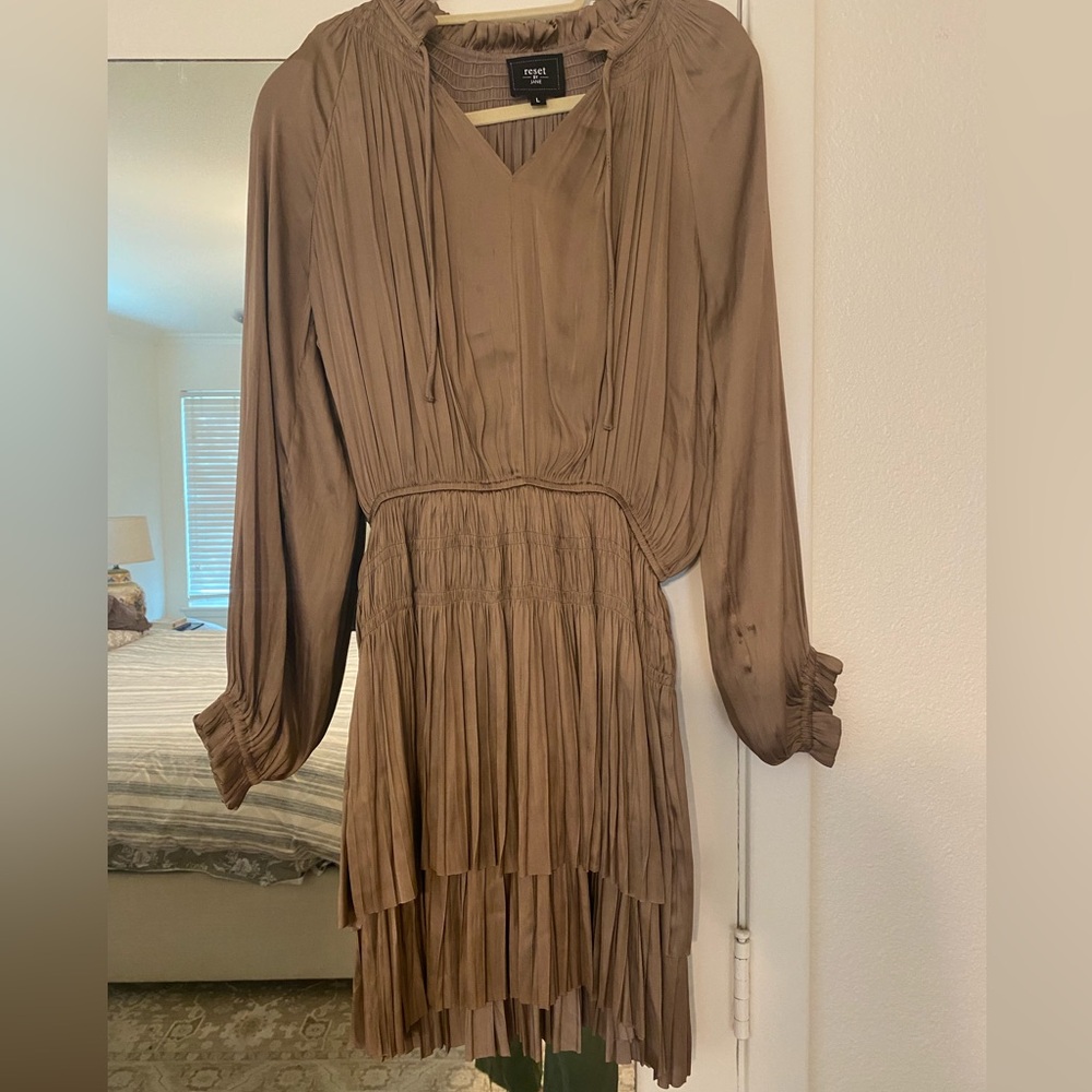Silky mini dress in beautiful brown with tie neck